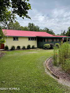 760 Us Highway 17 Holly Ridge, NC 28445