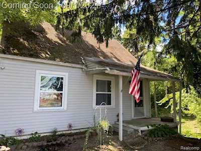 33065 Ann Arbor Trail Westland, MI 48185
