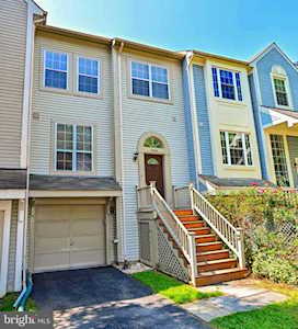8306 Southern Oaks Ct Lorton, VA 22079