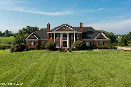 1009 Majestic Oaks Way Simpsonville, KY 40067
