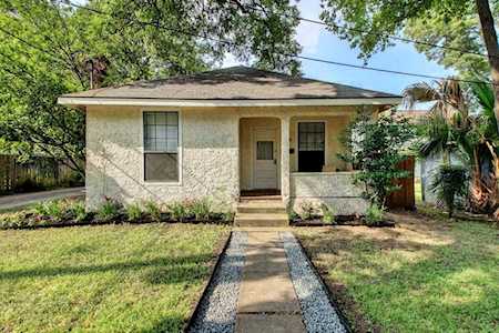 403 W 44th ST Austin, TX 78751