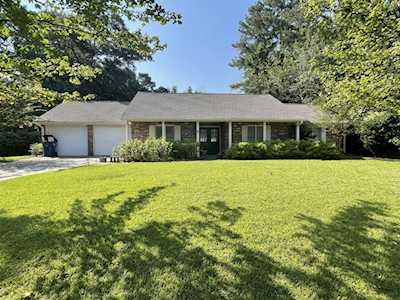 3281 Chestnut Oaks Dr Marietta, GA 30062