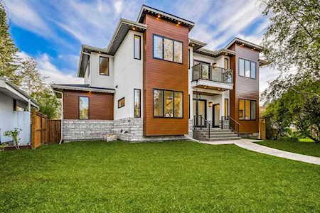 85 Capri Ave NW Calgary, AB T2L 0G9
