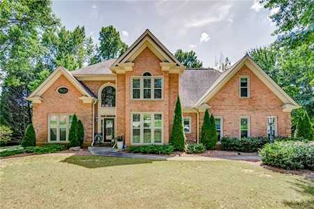 300 Chickering Lake Ct Roswell, GA 30075