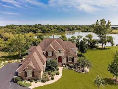 3 Red Hill Ln South Barrington, IL 60010