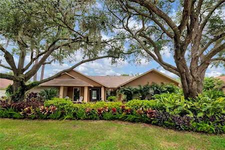 17915 Clear Lake Dr Lutz, FL 33548