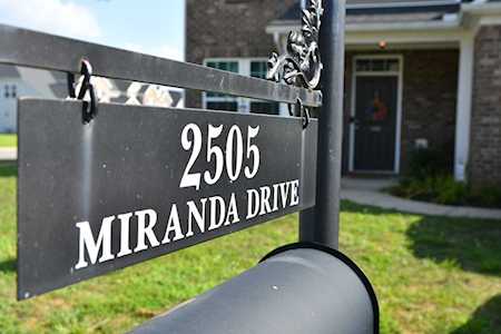 2505 Miranda Dr Murfreesboro, TN 37128