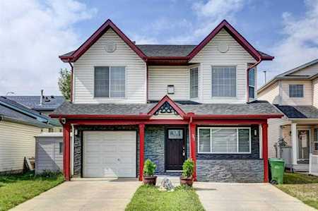 91 Carmel Close NE Calgary, AB T1Y 6Z3