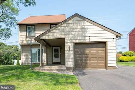 1 Honeylocust Ct Blackwood, NJ 08012
