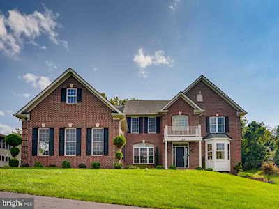 8651 Stonehouse Dr Ellicott City, MD 21043