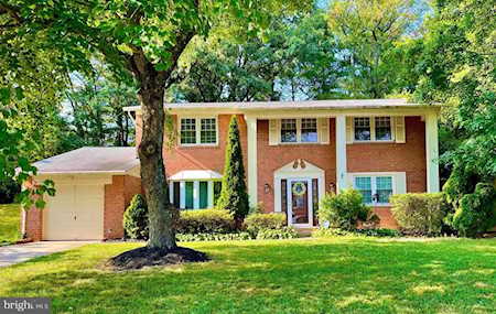 4802 Tapestry Dr Fairfax, VA 22032