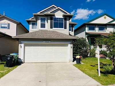 152 Tuscany Ridge View NW Calgary, AB T3L 2J5