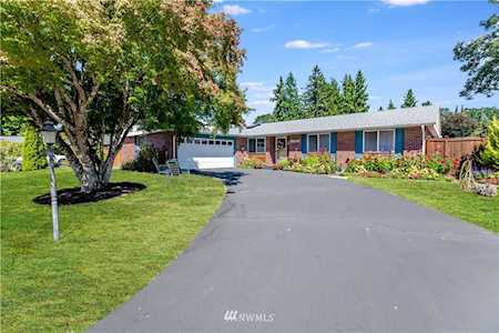 8001 Oakbrook Ln SW Lakewood, WA 98498