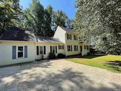 1009 Bracken Court Wake Forest, NC 27587