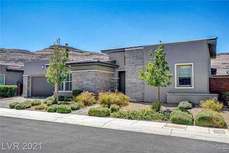 6830 Silver Crescent St Las Vegas, NV 89148