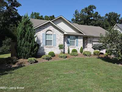 273 Shady Glen Cir Shepherdsville, KY 40165
