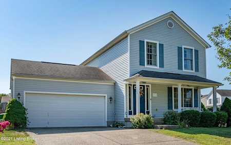 4026 Orchard Lake Dr Louisville, KY 40218