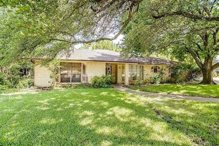 7001 Candlestick Court Fort Worth, TX 76133