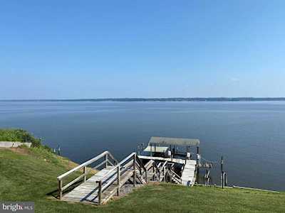 43202 Riverside Dr Hollywood, MD 20636