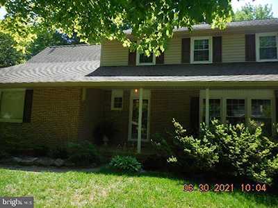 2512 Pennington Dr Wilmington, DE 19810