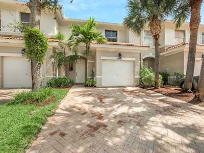6025 Seminole Gardens Circle Riviera Beach, FL 33418