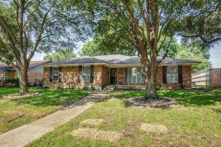 9322 Hunters Creek Drive Dallas, TX 75243
