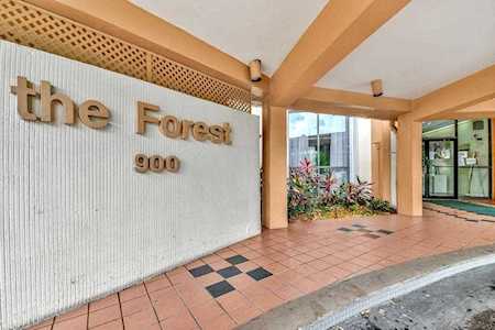 900 Saint Charles Pl #218 Pembroke Pines, FL 33026