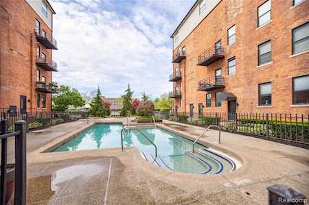6533 E Jefferson Ave #705 Detroit, MI 48207