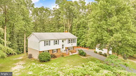36775 Lakeland Dr W Mechanicsville, MD 20659