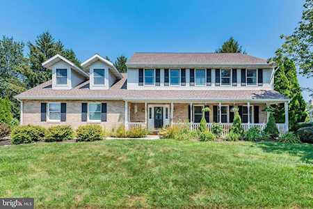 1779 Autumnwood Dr Mechanicsburg, PA 17055