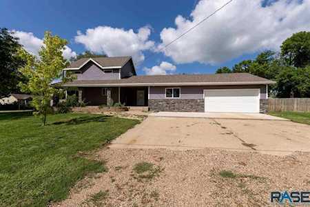 320 W Rummel St Lennox, SD 57039
