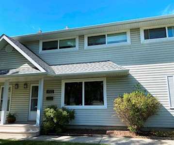 4525 31 St SW #152 Calgary, AB T3E 2P8
