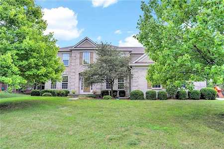 3863 Branch Creek Ct Zionsville, IN 46077