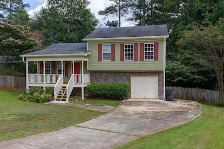 110 Wilbur Ln Lawrenceville, GA 30044