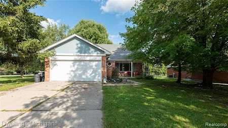 7184 Memorial Dr Canton Twp, MI 48187