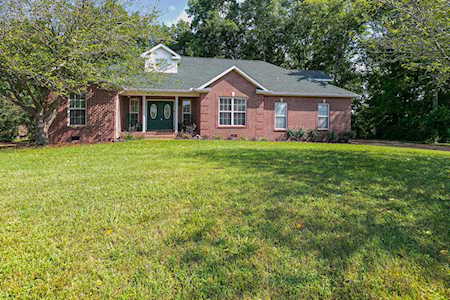 1422 Gray Fox Ln Spring Hill, TN 37174