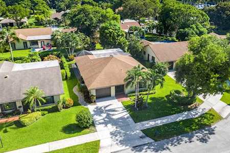 2753 Begonia Court Delray Beach, FL 33445