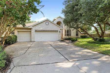 1008 Forest Bluff TRL Round Rock, TX 78665
