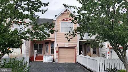 803 Yacht Club Dr Ocean Pines, MD 21811