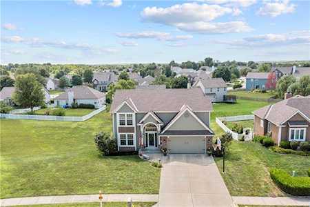 1033 Longfellow St Liberty, MO 64068
