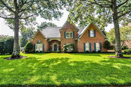 10265 Buckland Bluff Cv Collierville, TN 38017