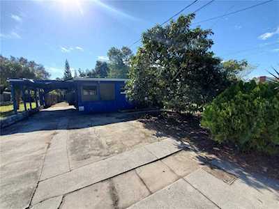 512 E Lime St Tarpon Springs, FL 34689