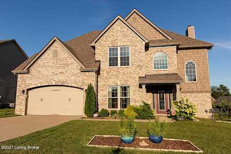 207 Chestnut Grove Ct Fisherville, KY 40023