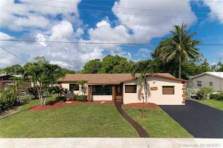 2417 NW 36th Ave Lauderdale Lakes, FL 33311