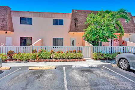 8090 NW 13th St #E Margate, FL 33063