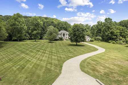 1067 Natchez Valley Ln Franklin, TN 37064