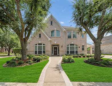 11 Lake Mist Dr Sugar Land, TX 77479