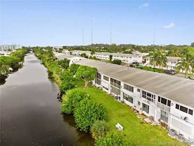 122 NE 204th St #22-L Miami Gardens, FL 33179
