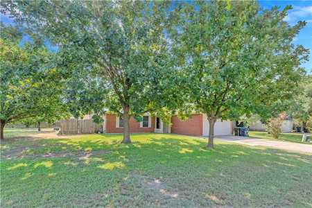 206 Quail CIR Hutto, TX 78634