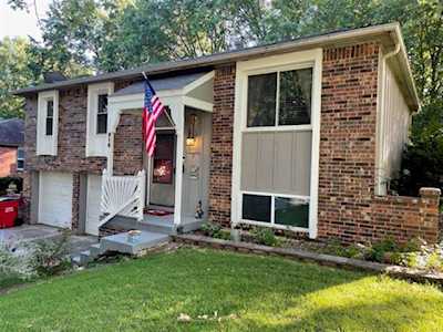916 NW Berkshire Dr Blue Springs, MO 64015